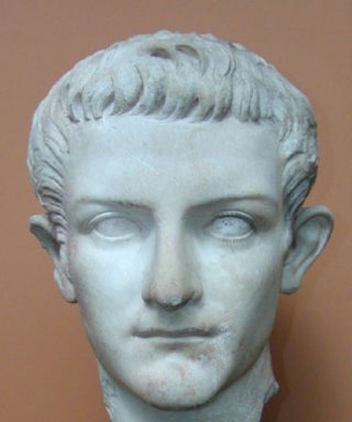 35_caligula2